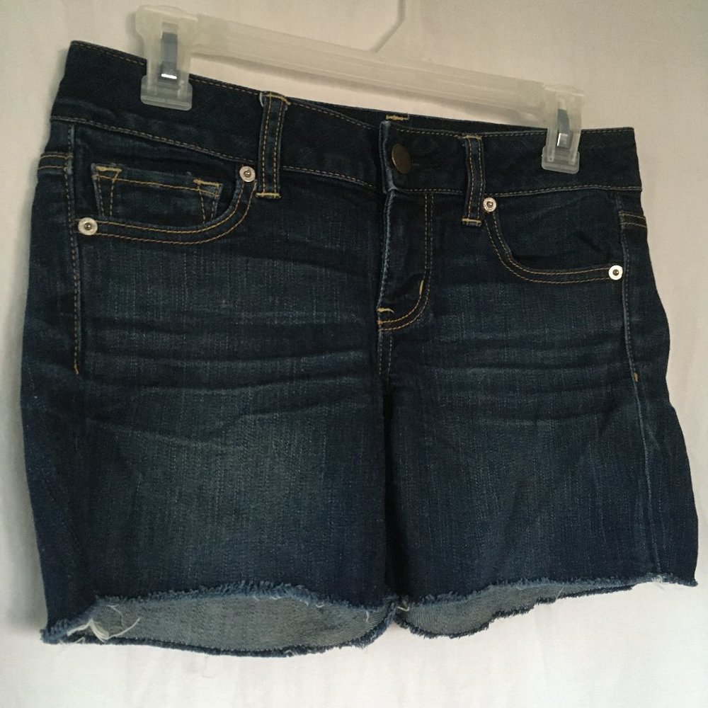 American Eagle Raw Hem Jean Shorts Size 4